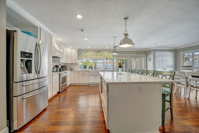 14914 Crown Dr unit ID1052908P, Largo, FL 33774 - photo 6