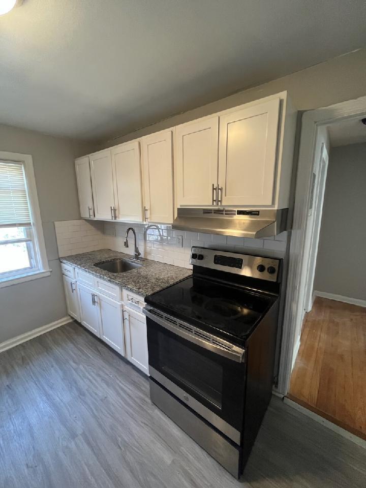 Stuart Apartments, Hartford, CT 06105 - photo 1