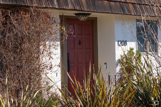 Mariners Isle caption TBD