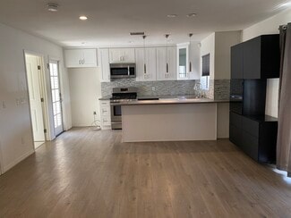 1801 Victory Blvd W, Burbank, CA 91506