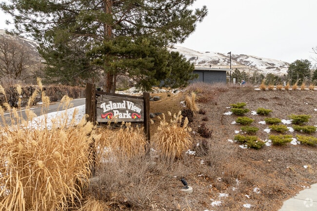 Island View Park is located in Centerville.