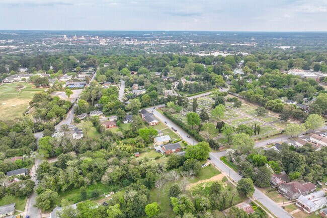 Suburban in many ways, Sand Hills is a short drive to everything downtown Augusta has to offer.