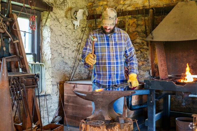 Central Pawnee has many tourist places to explore.