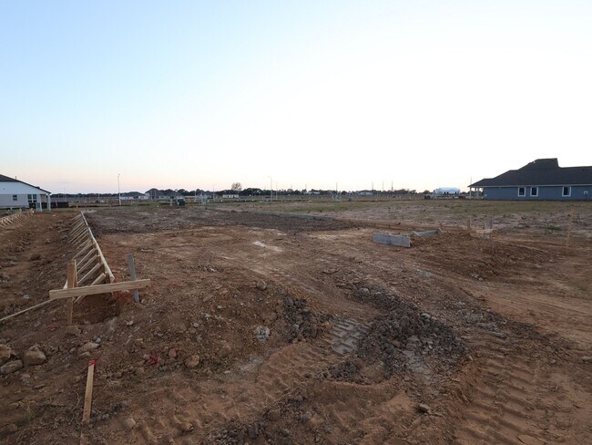 30907 Newcomb Landing Ln, Waller, TX 77484 - photo 2