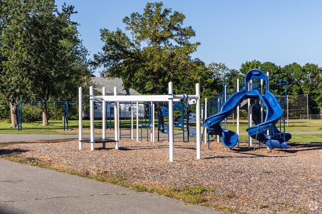 The Fairmount School serves area students in grades 4-5.