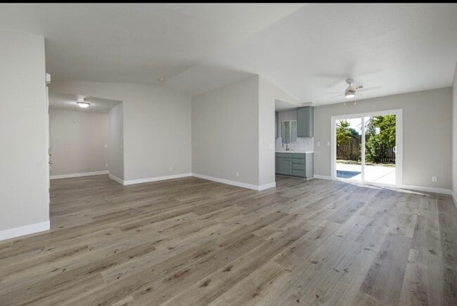 210 Cordova Ln, Stockton, CA 95207 - photo 6