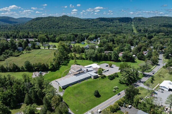 Lee H. Kellogg School is a highly rated public school in Falls Village, CT.