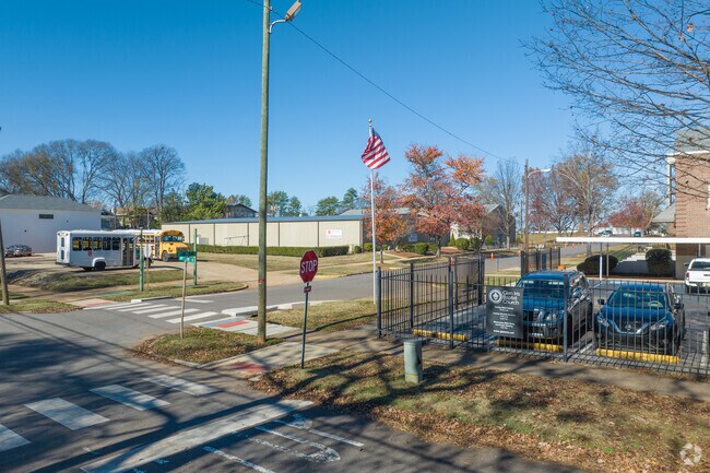 Glen Iris Baptist School is located in Birmingham Alabama.