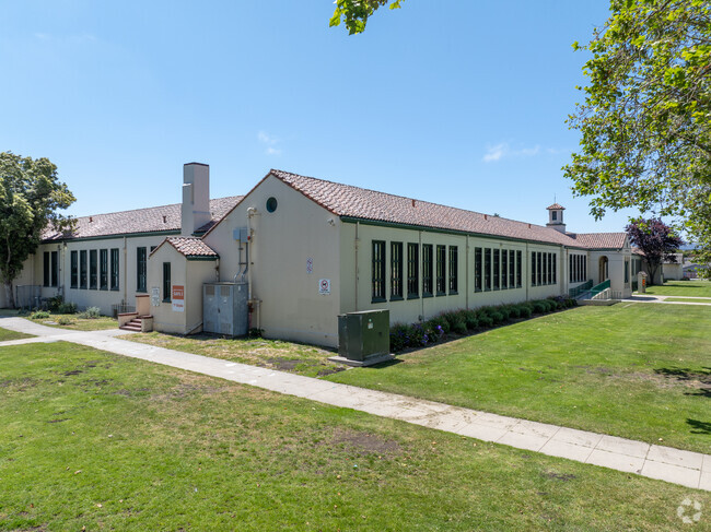 Lincoln Elementary School in South Salinas nurtures young minds in a supportive environment.