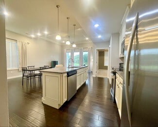 1525 Residence Dr, Columbia, MO 65201