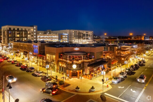 One Loudoun has an exciting nightlife with its many restaurants and bars.