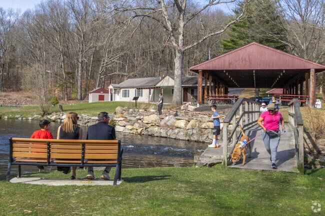 Enjoy the many amenities at Bennett Memorial in Bethel.