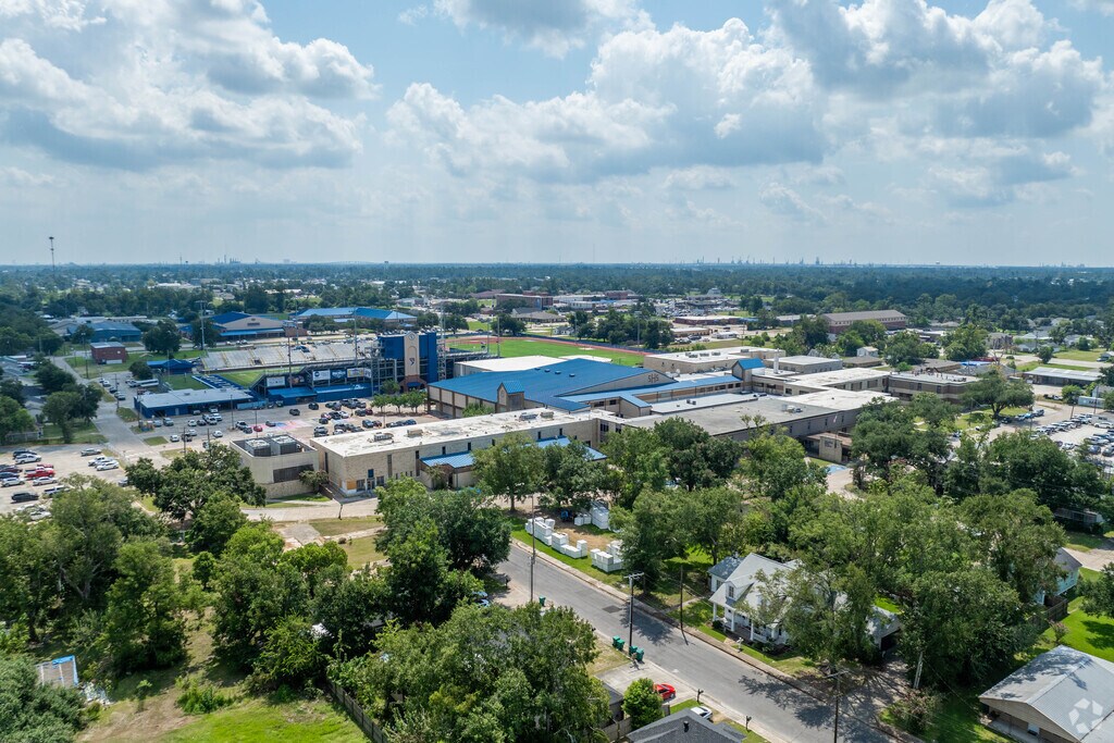 Sulphur High earns a B+ rating from niche.com.