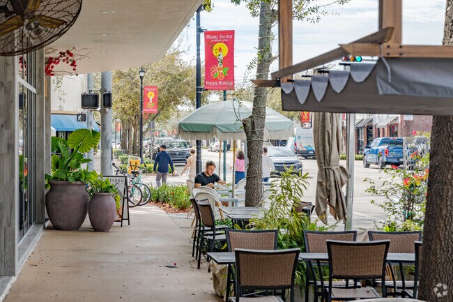 Many restaurants in the Miami Shores area offer outdoor seating and can be found on NE 2nd Ave.