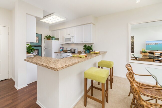 Solana Apartment Homes, Irvine, CA 92602 - photo 6