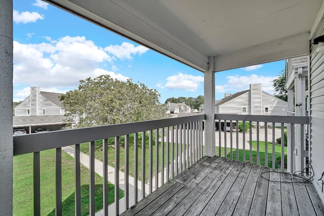 1066 Millpond Rd unit E, Valparaiso, IN 46385 - photo 7