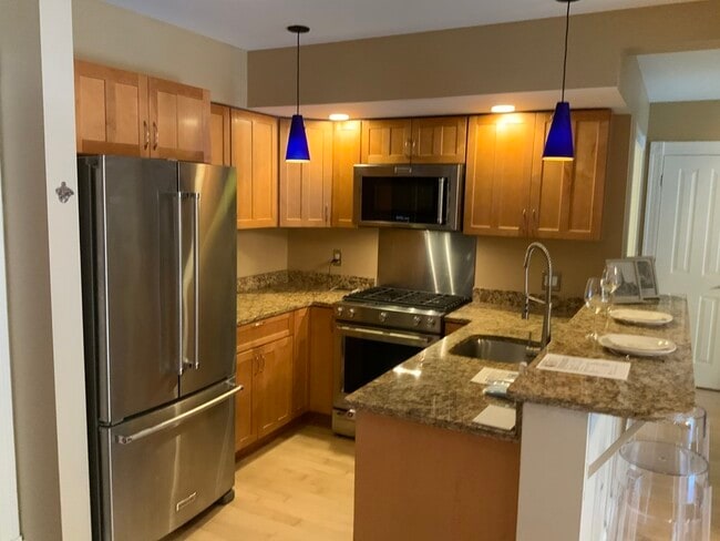 48 W Broadway unit 307, Boston, MA 02127 - photo 4