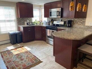 14 Main St Unit 4, Easthampton, MA 01027