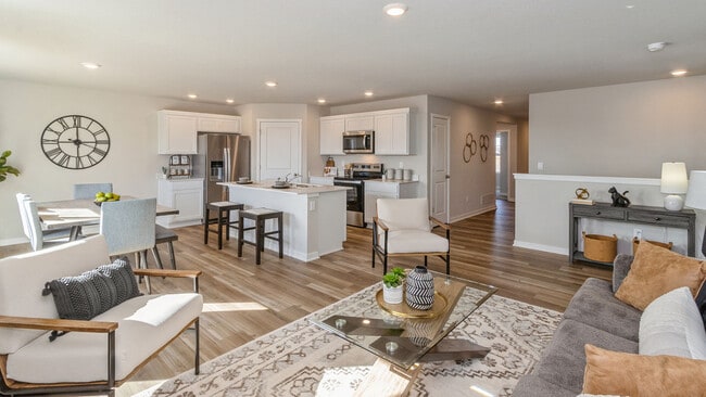 2853 Mary Green Rd, Hiawatha, IA 52233 - photo 5