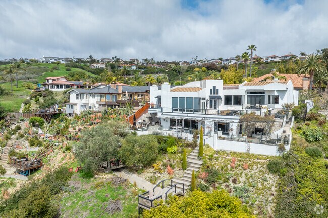 The most expensive homes in Southeast San Clemente sit atop the hills and offer panoramic views of the surrounding landscape.