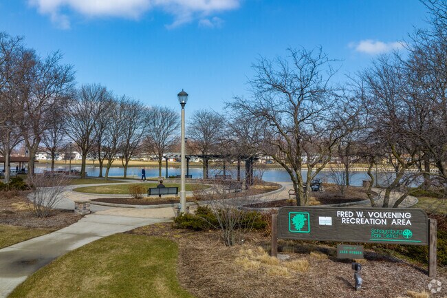 Welcome to Volkening Lake Park in Hoover Park.