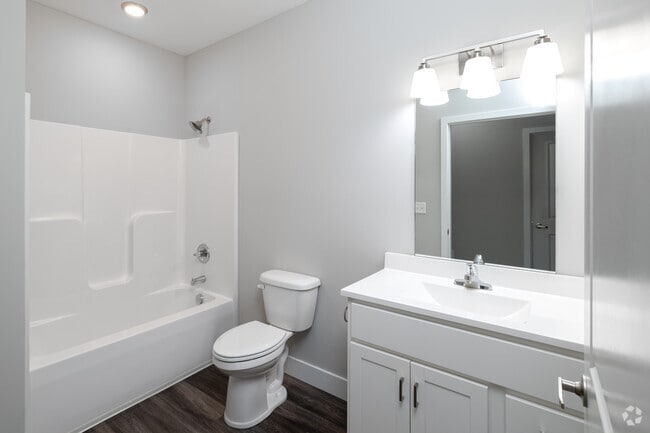 2BR, 2BA - 969SF Bathroom