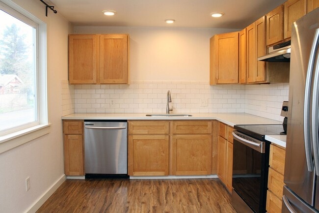 2508-2508 NE Sumner St unit 2506, Portland, OR 97211 - photo 6