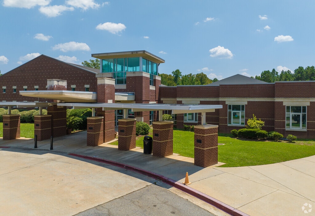 Liberty Point Elementary School is located at 9000 Highpoint Rd, Union City, GA 30291.