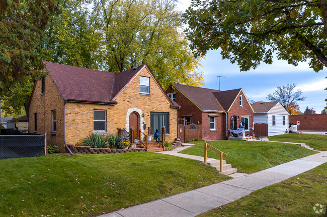 Brick homes line the streets of Fairfield.