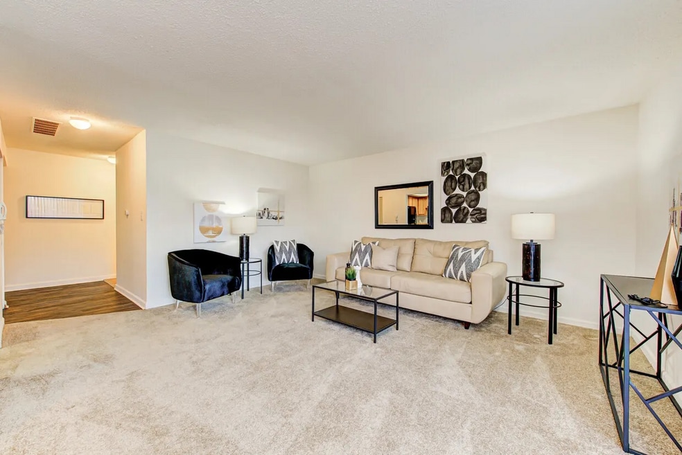 Chateau in the Woods, Indianapolis, IN 46220 - photo 1