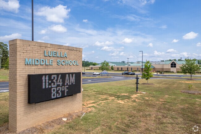 Luella Middle School has a student-teacher ratio of 21 to 1.