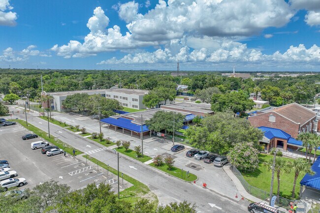 Sulphur Springs Elementary School 
has 636 students.