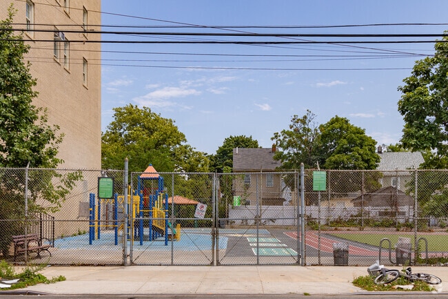 PS 155Q has a student-teacher ratio of 15 to 1.