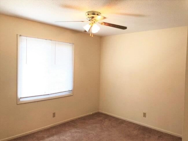 2017 NW Hickory Ln unit 10, Ankeny, IA 50023 - photo 6