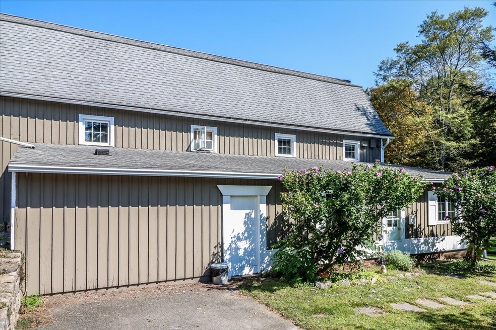 155 Squash Hollow Rd unit 155 Squash Hollow Rd, New Milford, CT 06776 - photo 1