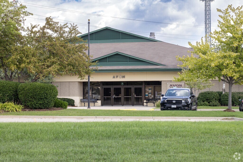 Avon Center Elementary School
is where every student shines academically.