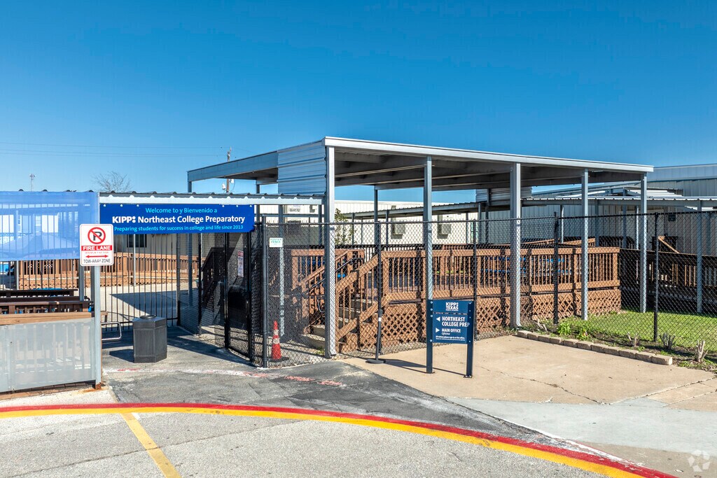 KIPP Northeast College Preparatory offers a challenging academic curriculum to prepare students.