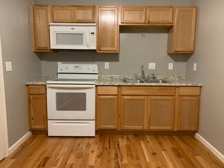1426 9th St Unit 4, Charleston, IL 61920
