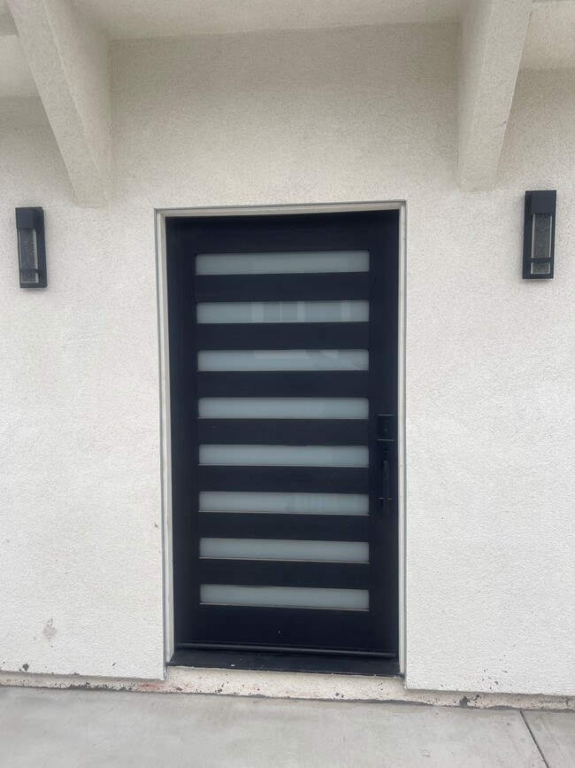 10863 Nettleton St, Los Angeles, CA 91352 - photo 3