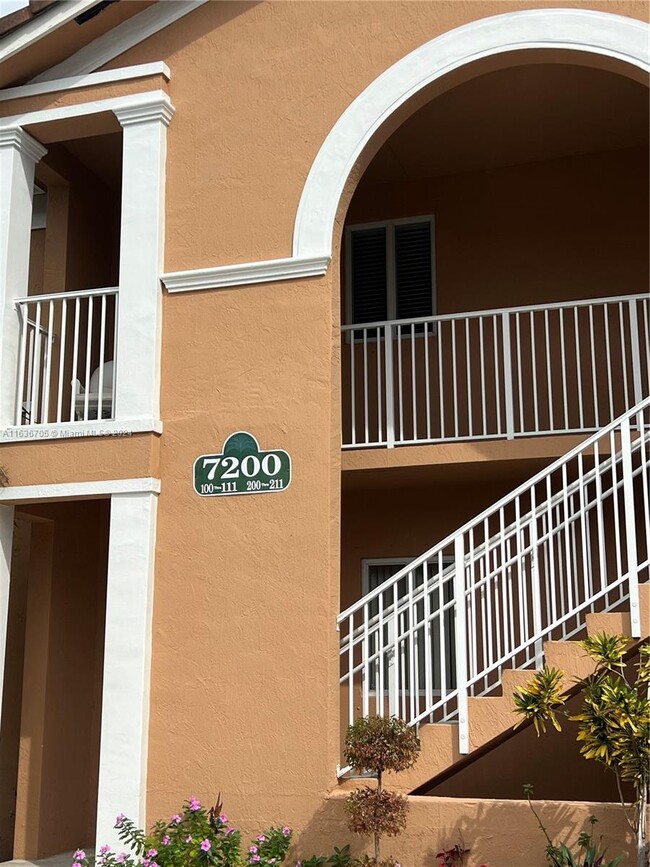 18000 NW 68th Ave Unit 4A, Hialeah, FL 33015
