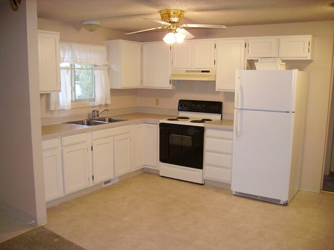 1422 Lynn Ave unit 1, Billings, MT 59102 - photo 3