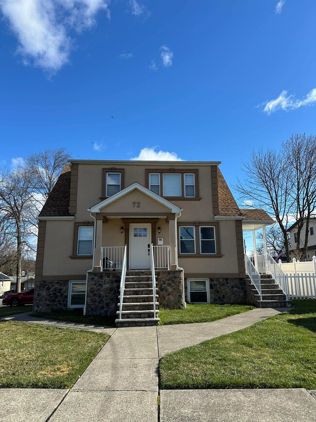 72 Tracy Ave Unit 2nd Floor, Totowa, NJ 07512