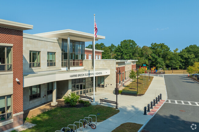 Chapin Street Elementary School is a public school located in Ludlow, MA.