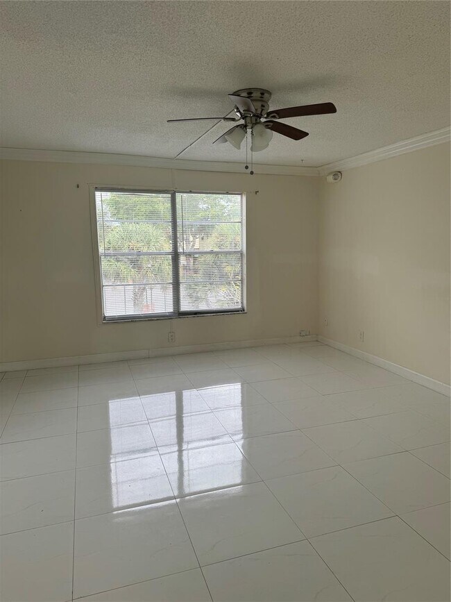 4032 SW 67th Terrace, Davie, FL 33314 - photo 5