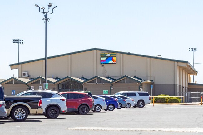 Le Grand High School serves grades 9-12 in Le Grand.