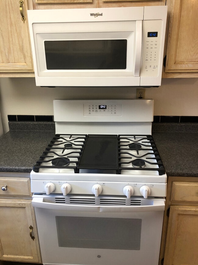 1006 W Calle Del Sol unit 4, Azusa, CA 91702 - photo 3