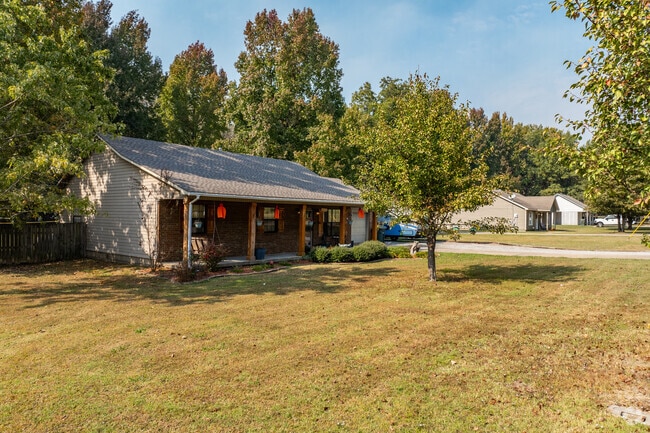 Wood Trace offers a quiet setting just north of Jonesboro.