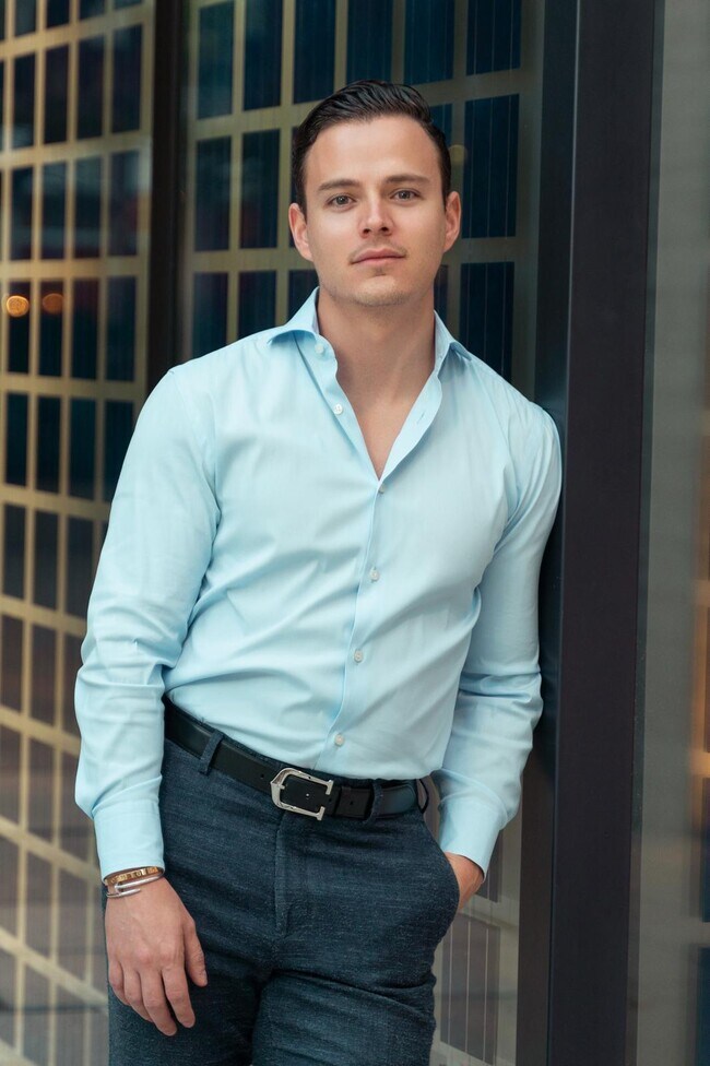Agent Photo