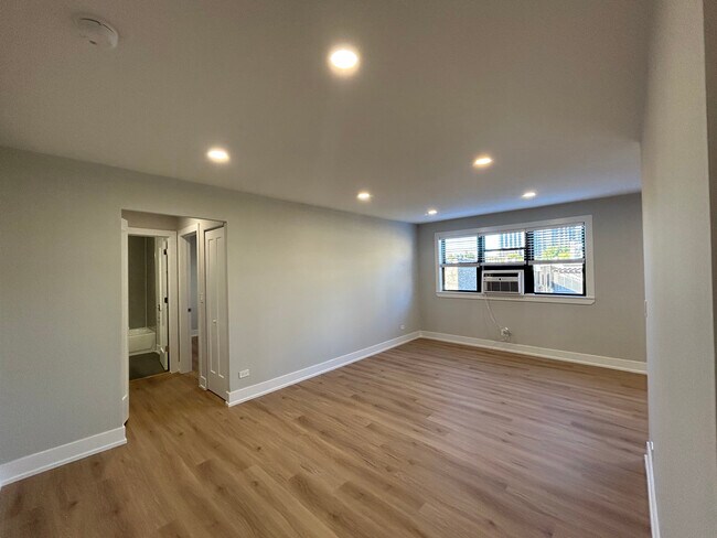 540 W Aldine Ave unit 414, Chicago, IL 60657 - photo 5