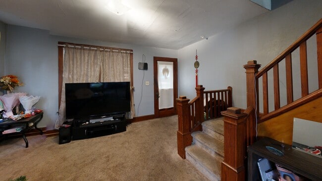 257 Maple St, Oxford, PA 19363 - photo 2